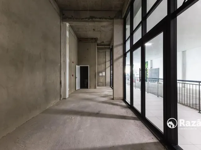 Loja para alugar, no bairro Portão em Curitiba