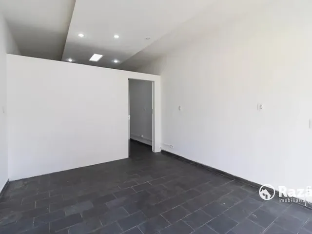 Loja para alugar, no bairro Água Verde em Curitiba