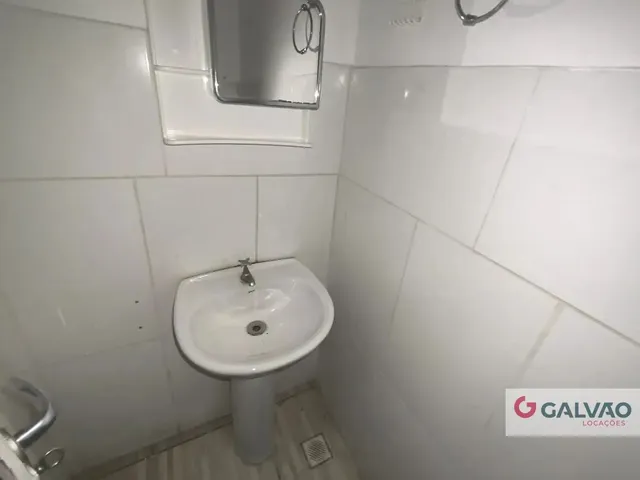 Loja para alugar, no bairro Bacacheri em Curitiba