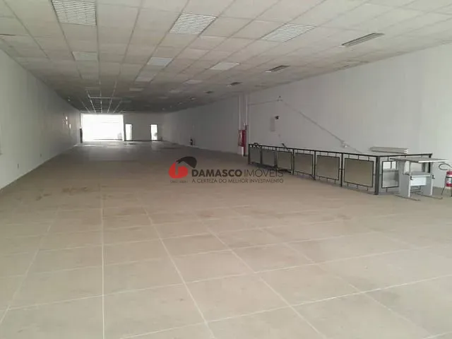 Loja com 1200m², para alugar, no bairro Fundação em São Caetano do Sul