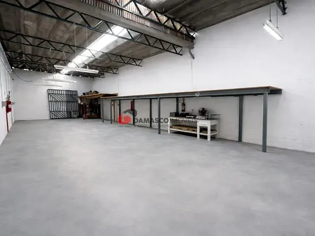 Galpão / Barracão com 240m², para alugar, no bairro Mauá em São Caetano do Sul
