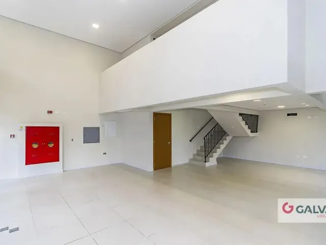 Loja para alugar, no bairro Bacacheri em Curitiba