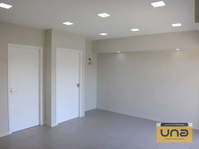 Loja para alugar, no bairro HAUER em Curitiba