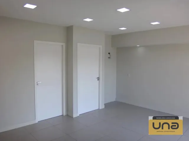 Loja para alugar, no bairro HAUER em Curitiba