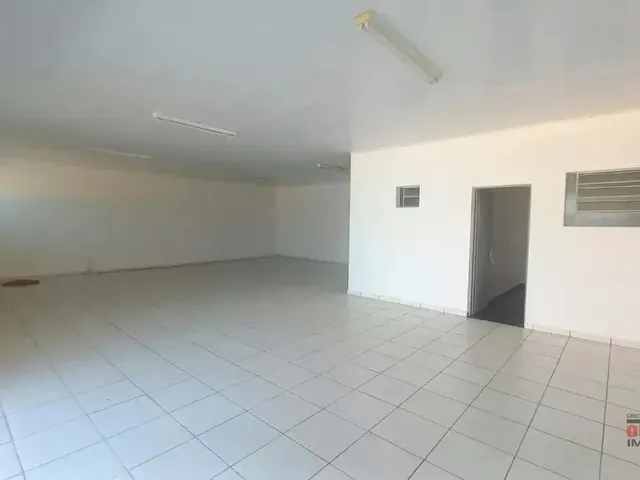 Loja para alugar, no bairro Xaxim em Curitiba
