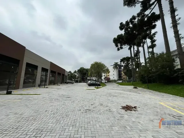 Loja para alugar, no bairro Xaxim em Curitiba