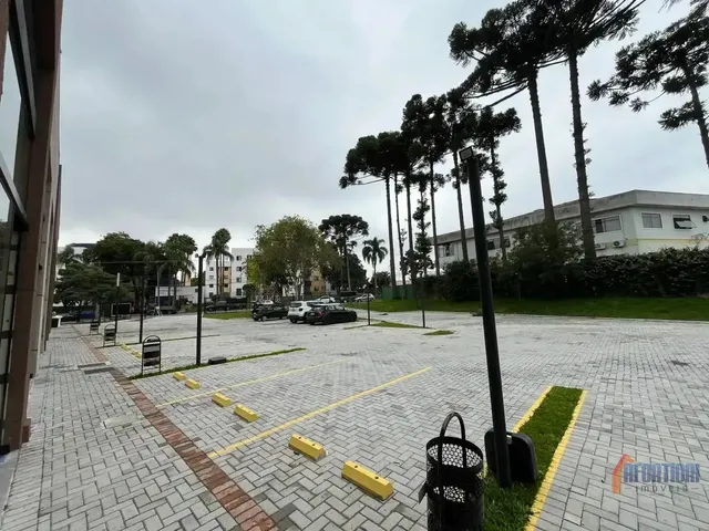 Loja para alugar, no bairro Xaxim em Curitiba