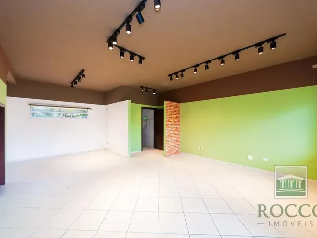 Loja para alugar, no bairro Bacacheri em Curitiba