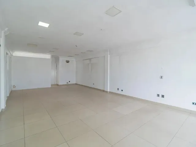 Loja para alugar, no bairro Campo Comprido em Curitiba