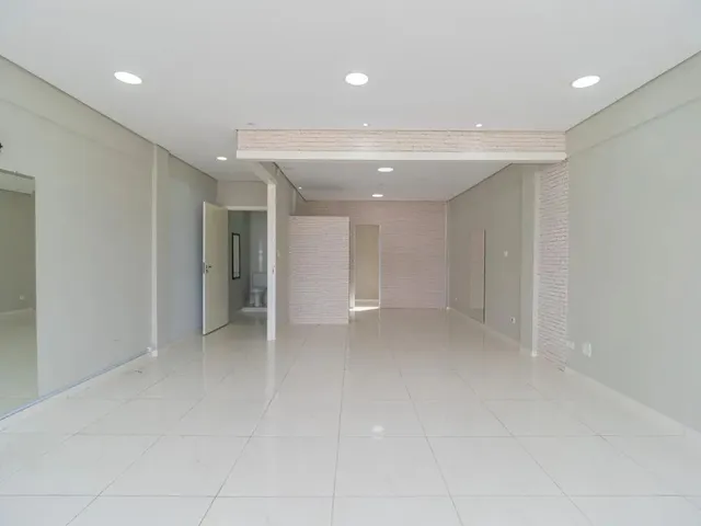 Loja para alugar, no bairro Campo Comprido em Curitiba