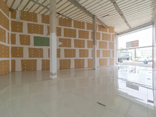 Loja para alugar, no bairro Campo Comprido em Curitiba