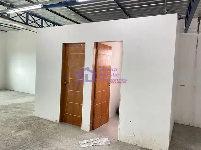 Loja com 200m², para alugar, no bairro Jardim Adutora em São Paulo