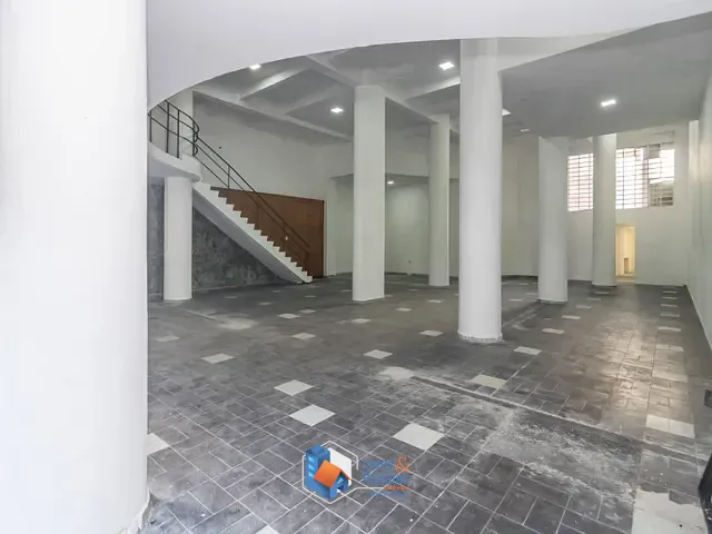 Loja com 285m², à venda, no bairro Santa Cecília em São Paulo