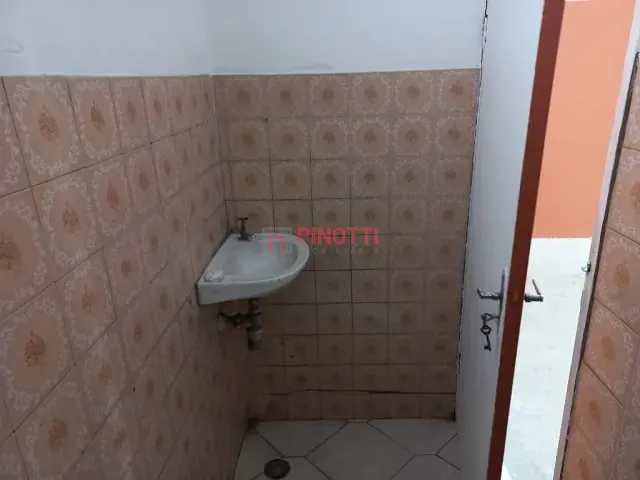 Loja para alugar, no bairro Alves Dias em São Bernardo do Campo