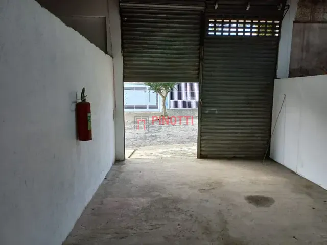 Loja para alugar, no bairro Alves Dias em São Bernardo do Campo
