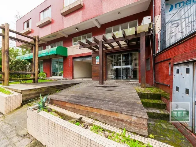 Loja para alugar, no bairro Ahú em Curitiba