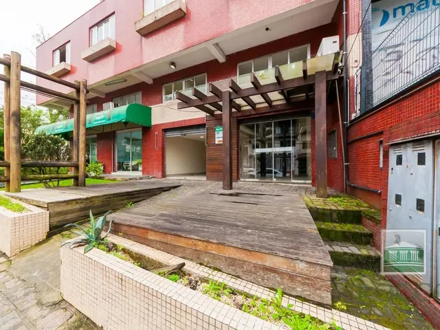 Loja para alugar, no bairro Ahú em Curitiba