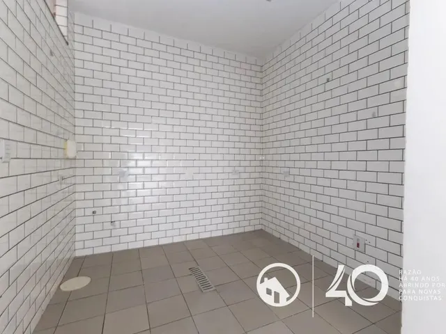 Loja para alugar, no bairro Água Verde em Curitiba