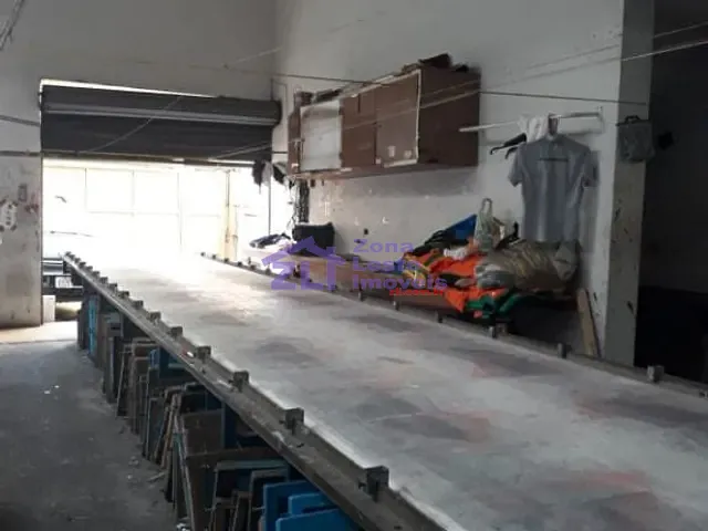 Loja com 380m², para alugar, no bairro Vila Regente Feijó em São Paulo