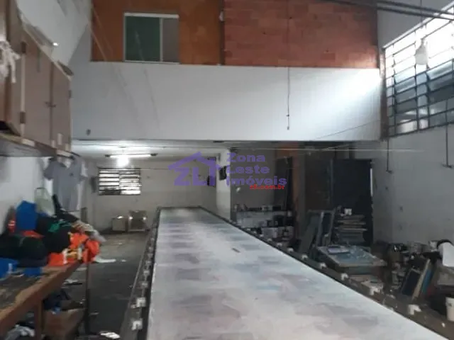 Loja com 380m², para alugar, no bairro Vila Regente Feijó em São Paulo