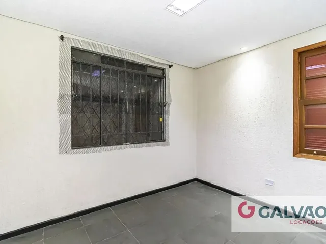 Loja para alugar, no bairro Bacacheri em Curitiba