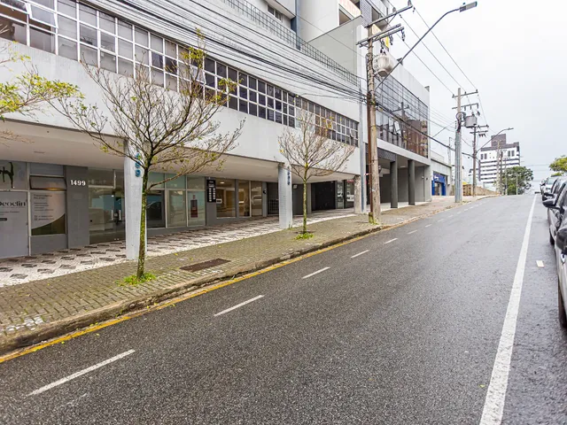 Loja à venda, no bairro Bacacheri em Curitiba