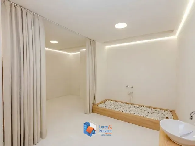 Loja com 132m², à venda, no bairro Centro em Balneário Camboriú