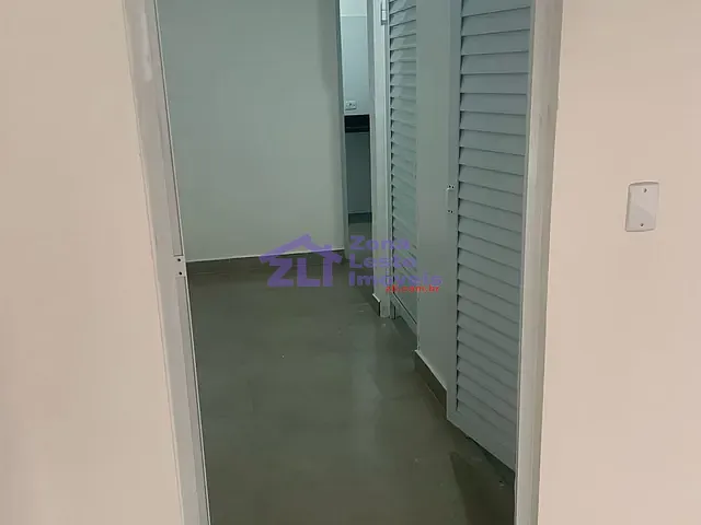 Loja com 310m², para alugar, no bairro Vila Antonieta em São Paulo