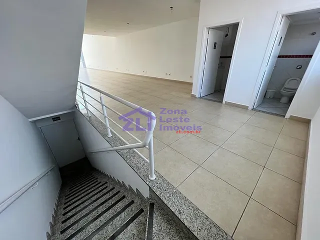 Loja com 450m², para alugar, no bairro Quarta Parada em São Paulo