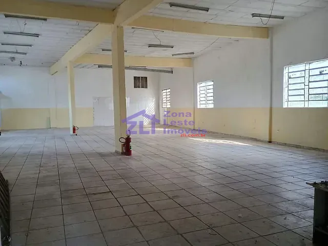 Loja com 360m², para alugar, no bairro Vila Guarani em São Paulo