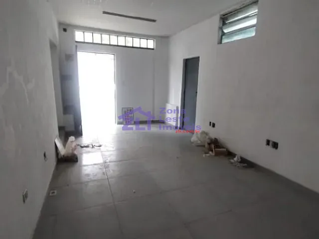 Loja com 35m², para alugar, no bairro Vila Regente Feijó em São Paulo