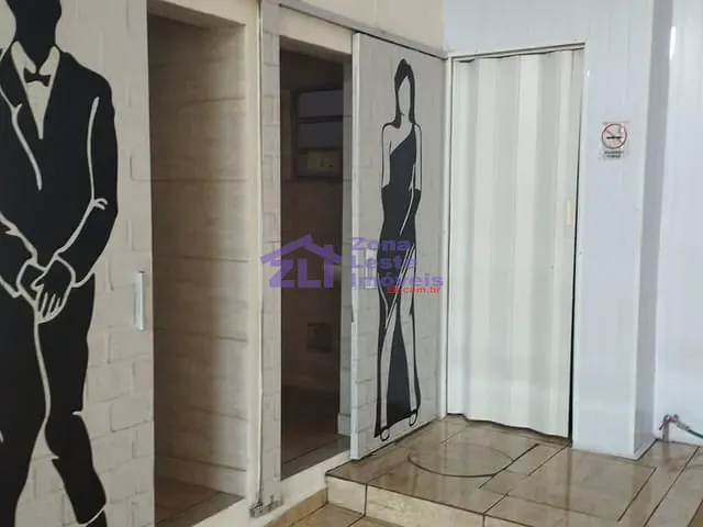 Loja com 300m², para alugar, no bairro Vila Paulo Silas em São Paulo