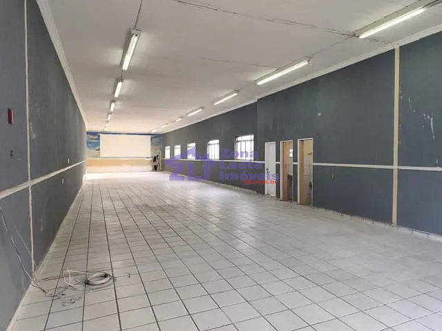Loja com 310m², para alugar, no bairro Vila Tolstoi em São Paulo