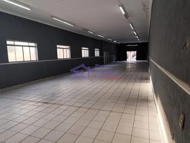 Loja com 310m², para alugar, no bairro Vila Tolstoi em São Paulo