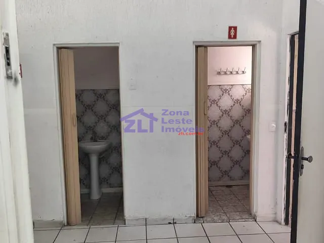 Loja com 310m², para alugar, no bairro Vila Tolstoi em São Paulo