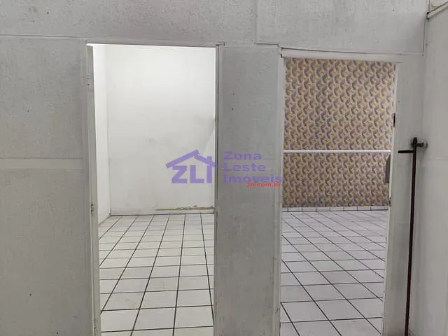 Loja com 310m², para alugar, no bairro Vila Tolstoi em São Paulo