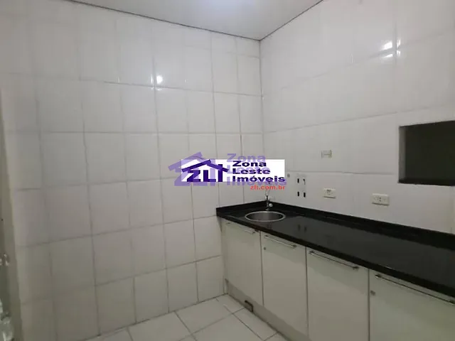 Loja com 303m², para alugar, no bairro Vila Carrão em São Paulo