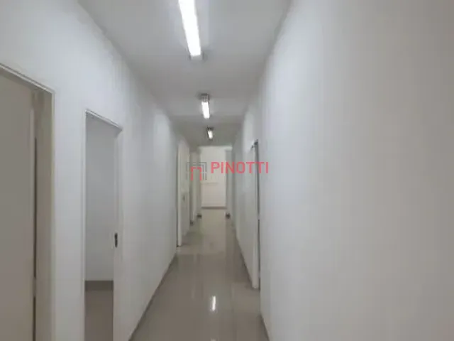 Loja à venda ou para alugar, no bairro Bangu em Santo André