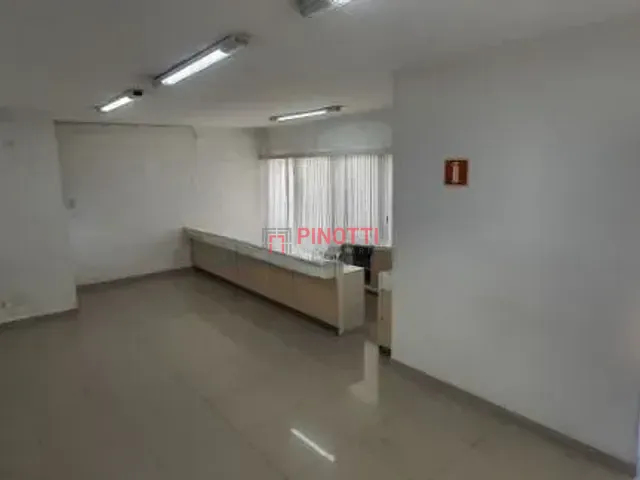 Loja à venda ou para alugar, no bairro Bangu em Santo André