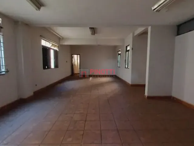 Loja à venda ou para alugar, no bairro Centro em Santo André