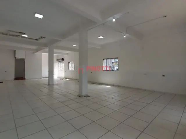 Loja para alugar, no bairro Alves Dias em São Bernardo do Campo