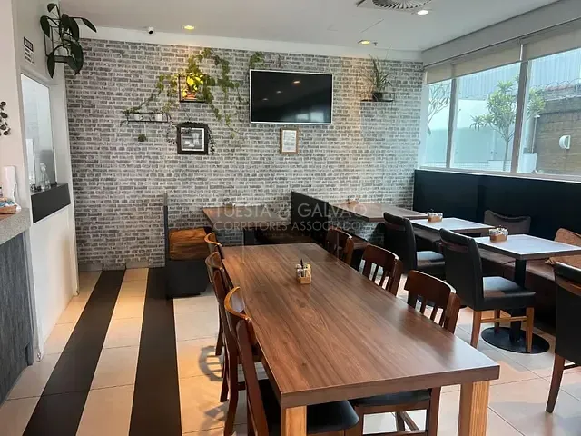 Loja com 90m², à venda, no bairro Rebouças em Curitiba