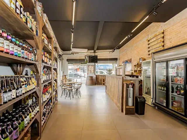 Loja com 120m², à venda, no bairro Portão em Curitiba