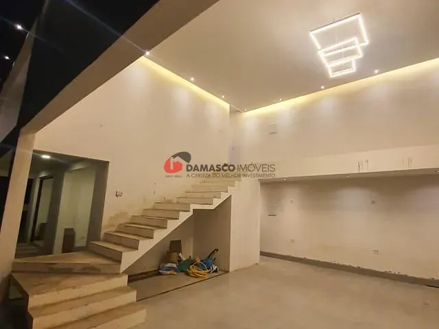 Casa com 400m² 4 quartos e 6 banheiros, à venda, no bairro Igaratá em Igaratá