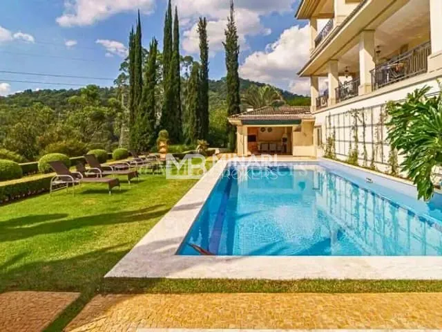 Casa com 2650m² 4 quartos e 5 banheiros, à venda, no bairro Residencial Tamboré em Barueri