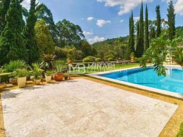 Casa com 2650m² 4 quartos e 5 banheiros, à venda, no bairro Residencial Tamboré em Barueri