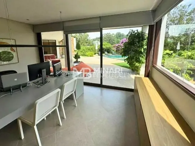 Casa com 1300m² 5 quartos e 8 banheiros, à venda, no bairro Residencial Tamboré em Barueri