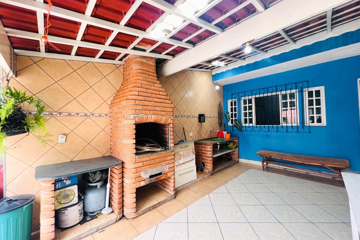 Casa de vila para venda em Jardim Mauá com 3 quartos, sendo 1 suíte, 175m²
