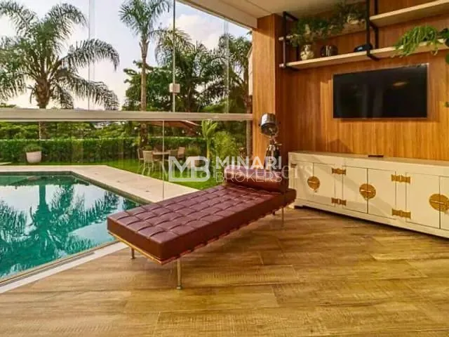 Casa 5 quartos e 8 banheiros, à venda, no bairro Residencial Tamboré em Barueri