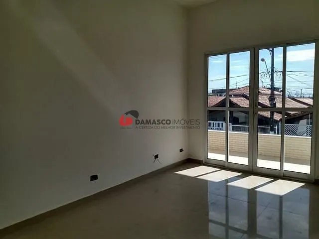 Casa com 77m², à venda, no bairro Ocian em Praia Grande